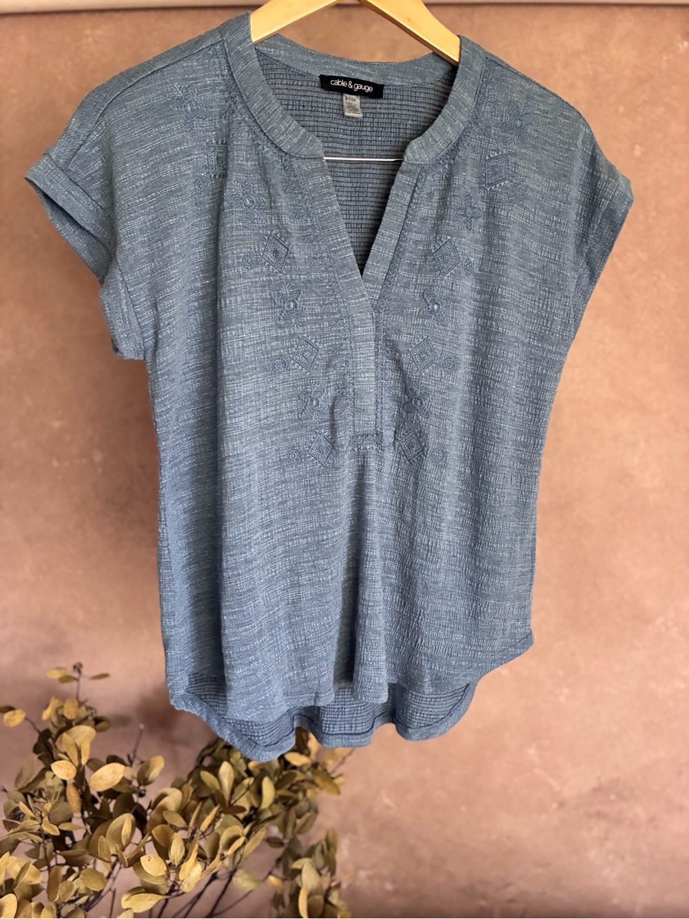 Cable & Gauge Slate Blue Tribal Embroidered Split-Neck Tunic Style Top